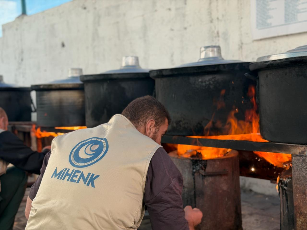 Sıcak Yemek Dağıtımı